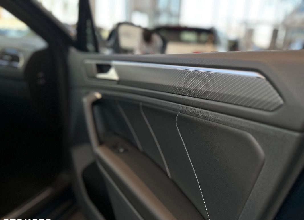 Volkswagen Tiguan cena 199900 przebieg: 9, rok produkcji 2024 z Ostrołęka małe 56